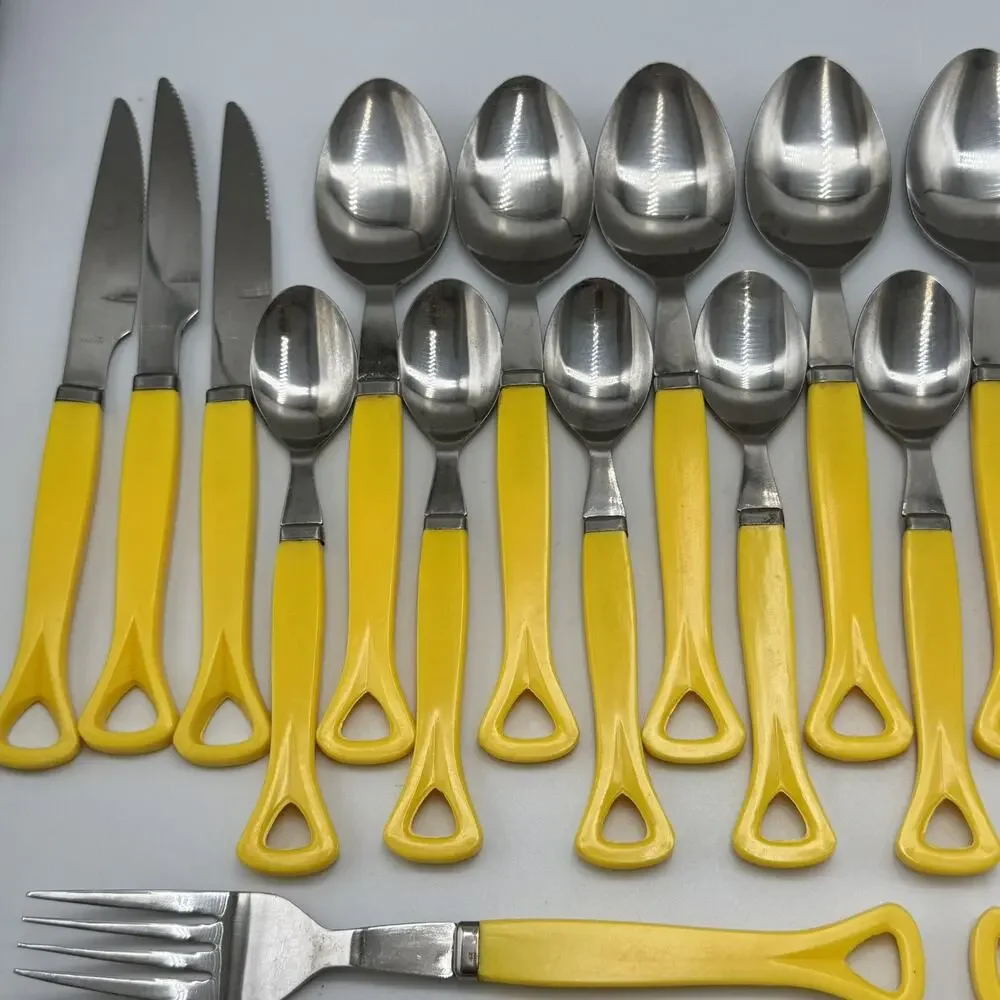 Vtg IIC Stainless Japan Yellow Handle 32 PC Flatware 8 Settings Fork Knife Spoon